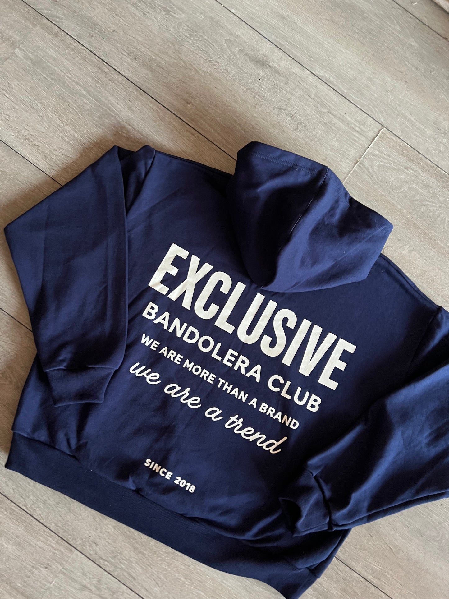 EXCLUSIVE AZUL FRANCIA "MODELO CON FALLA" LEER DESCRIPCION