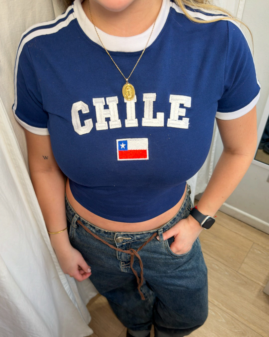 Baby Tee Chile Bordada Azul/Blanco